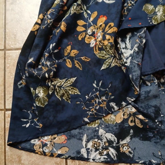 #0209 Women's Blue Floral Design Abaadlw Skirt Size Large w/Pockets - Picture 3 of 15